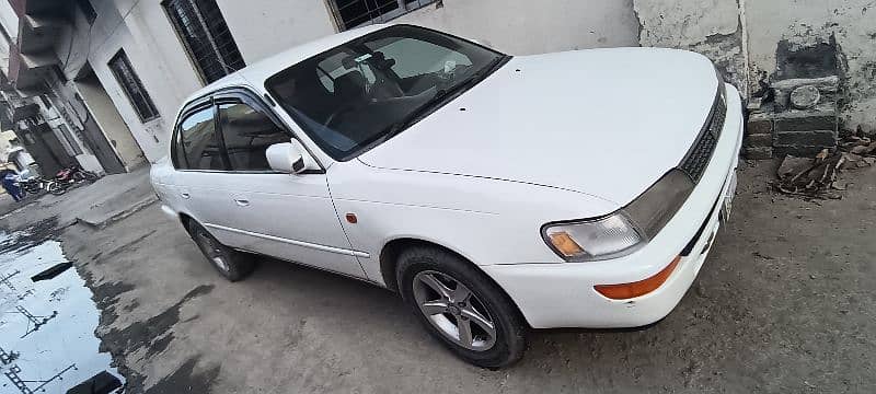 Toyota Corolla 2000 1