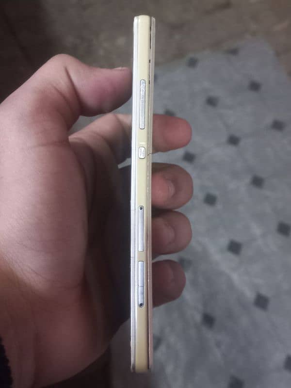 Huawei p8 lite dead phone (read add) Whatsapp only(03323037830) 5