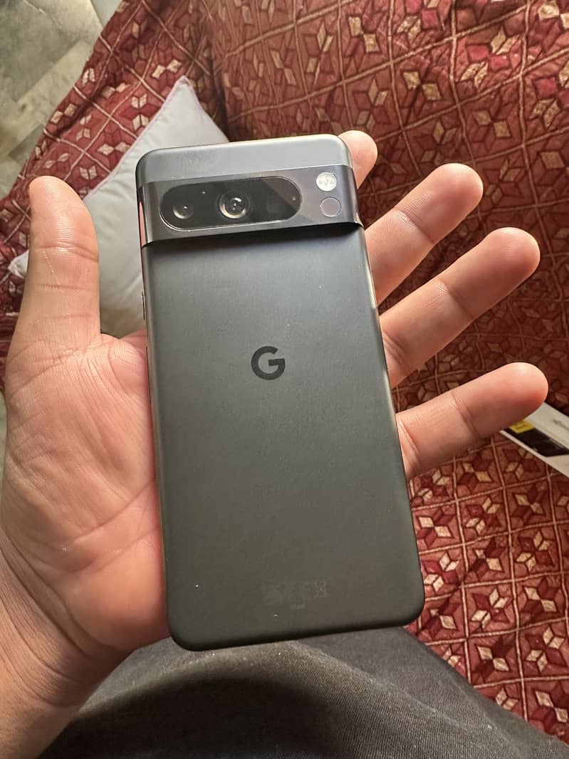 Google Pixel 8 Pro with box 3