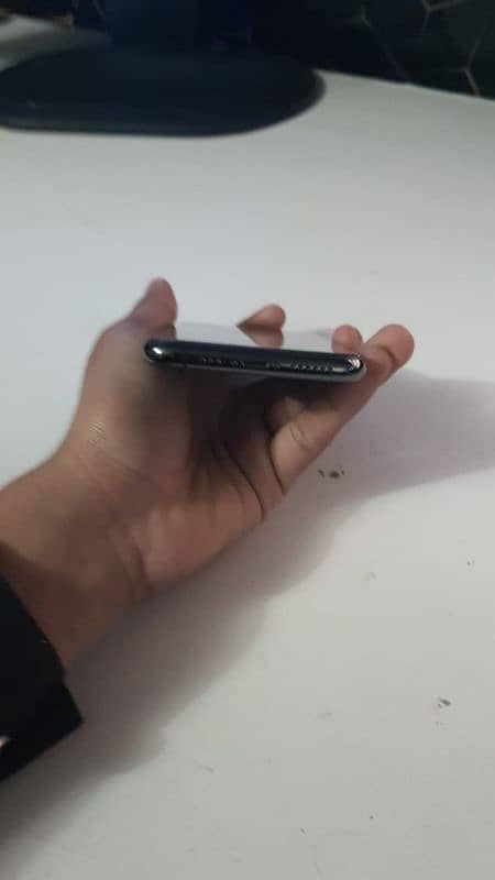 iphone 11 pro 256 Gb ESim 2Month Time 5