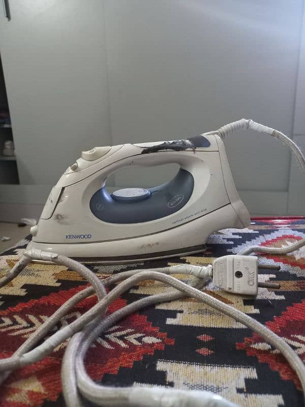 Iron / steam iron 0