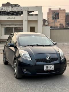 Toyota Vitz 08/13 full option Genuine For Sale