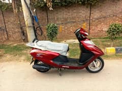 United Scooty 100 CC petrol 450 km driven only regester scooty