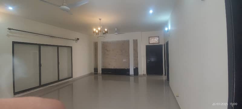 40x80 Upper Portion For Rent In D. 12 2