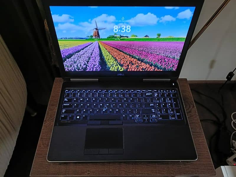 DELL Precision 7520 laptop 0