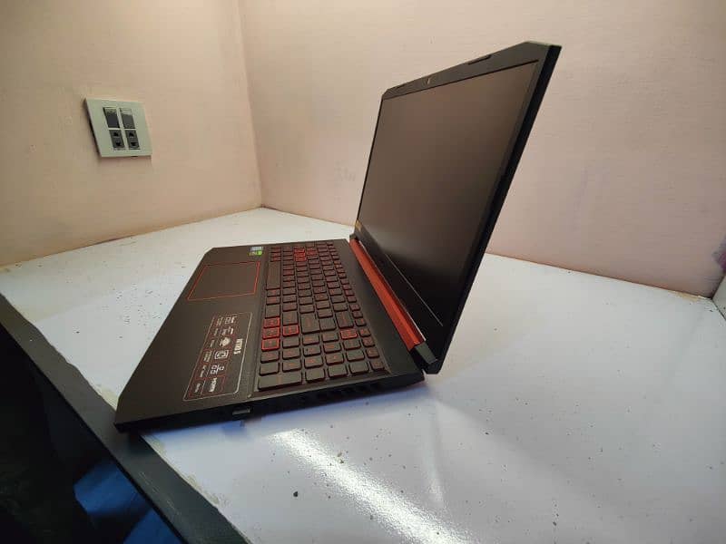 Acer Nitro-5 (Gaming Laptop) 4