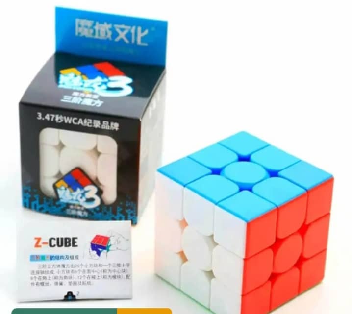 Rubik's cube puzzle solved with algorithms 2