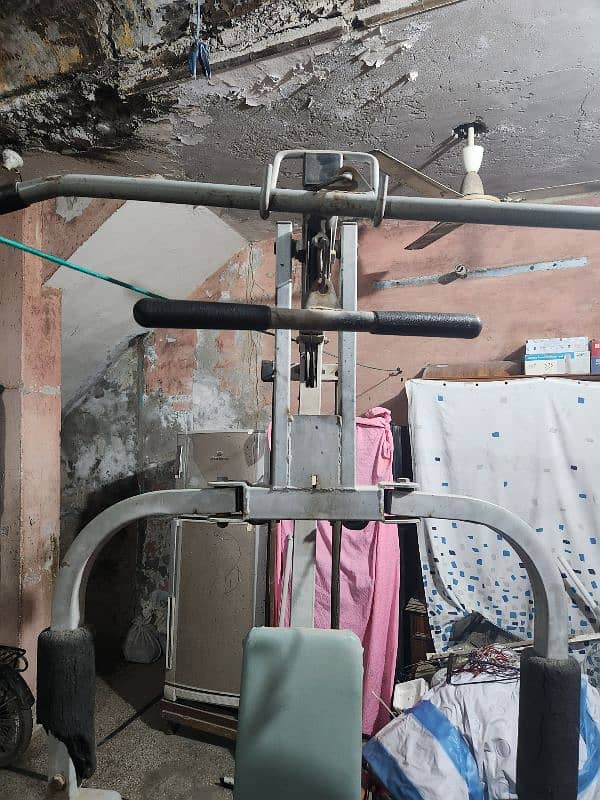 multi gym in good condition 2