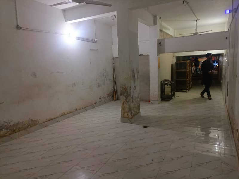 100000. big shop for rent gulshan block 16. . 8*65. with washroom washing area iftikhar estate 5