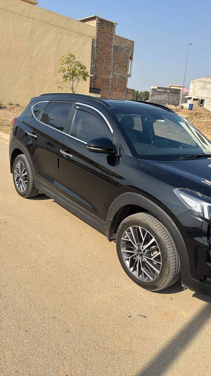 Hyundai Tucson AWD 2021 Like New 4