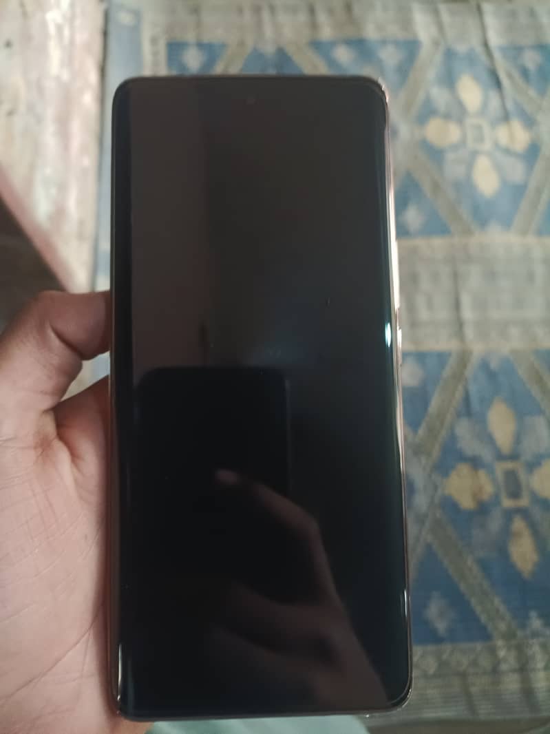 Vivo v40e urgent sale 8+8 256. 3