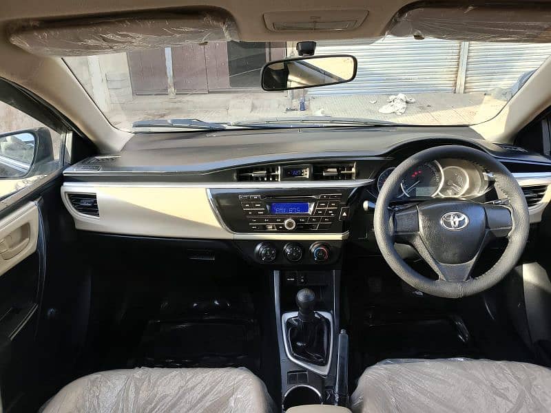 Toyota Corolla 2015 XLI Convert GLI. 10