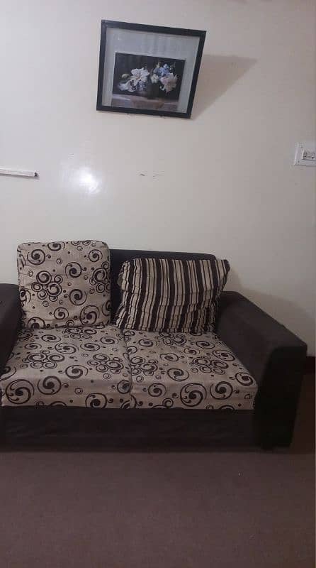 beautiful  and  solid  sofa  set 1