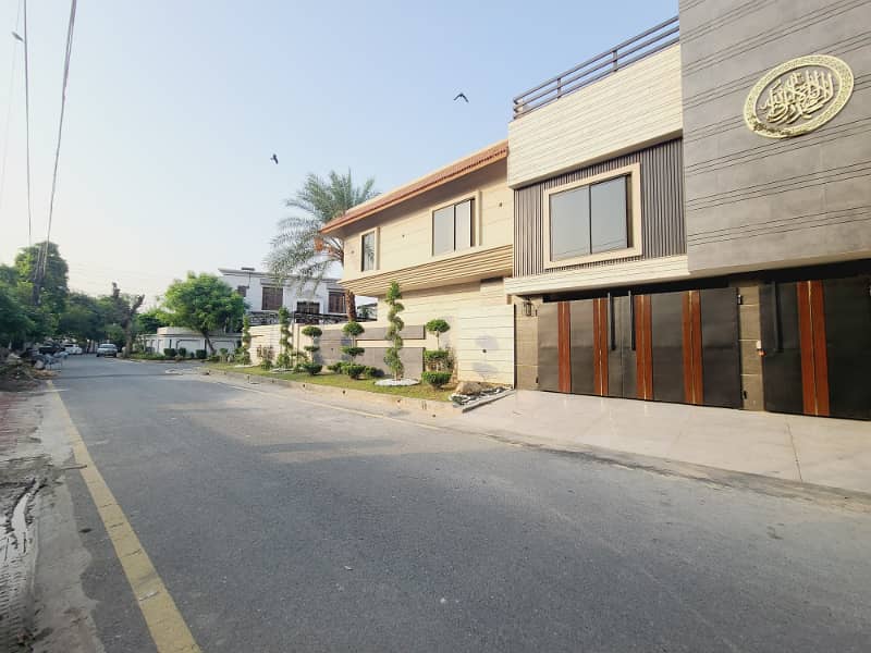 17 Marla Brand New Condition Corner House For Sale Peoples Colony No. 1 Near D Ground Jarawala Road, Satiana Road Faisalabad 0