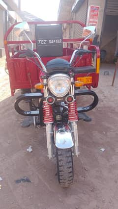 New condition Tez raftar 150cc loader Rickshaw for sale.