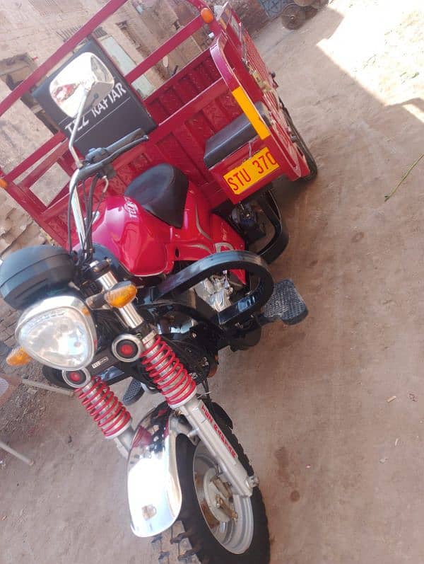 New condition Tez raftar 150cc loader Rickshaw for sale. 1