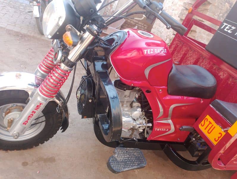 New condition Tez raftar 150cc loader Rickshaw for sale. 11