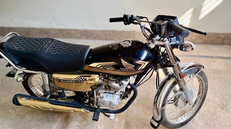 CG 125 golden special addition 3