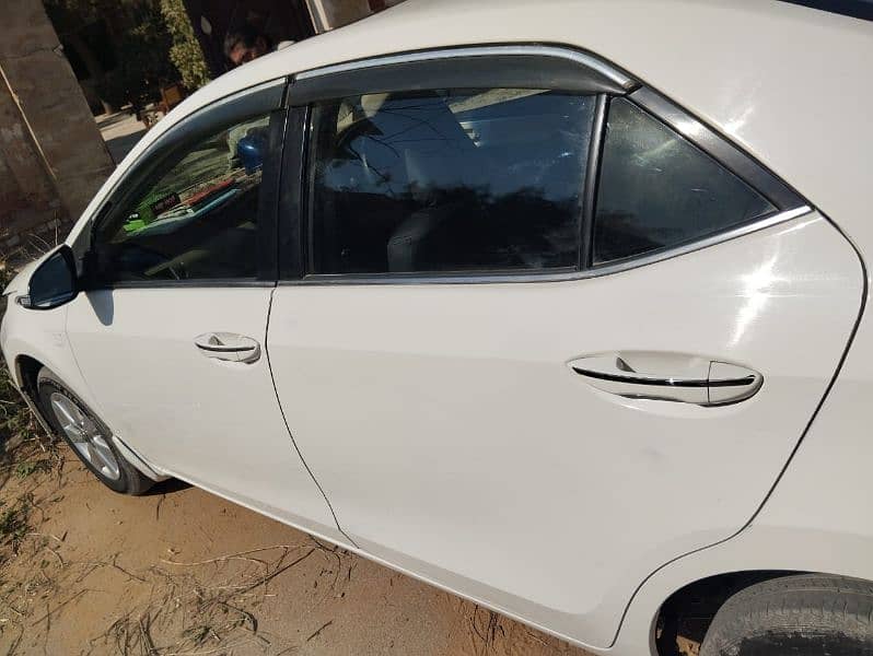 Toyota Corolla Altis Grende 2017 1,8 jan super white color 1