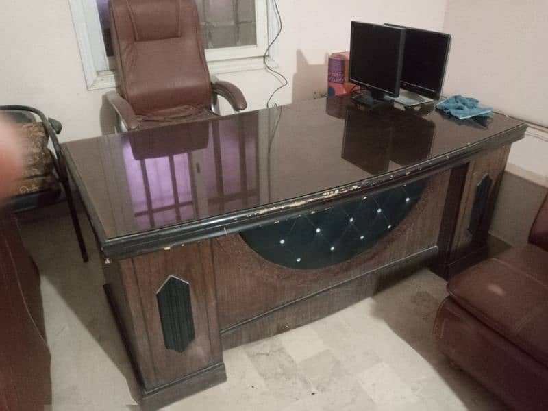 Good condition Office table contact:03350077034 0