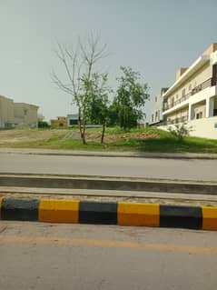 2 kanal level plot available in Dha phase 2 islamabad