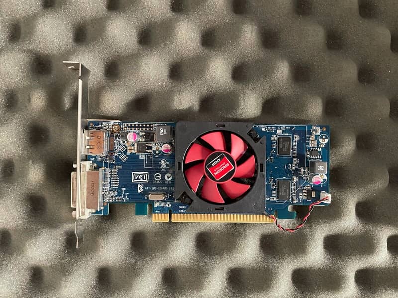 AMD RADEON HD 7470 1GB DDR3 0