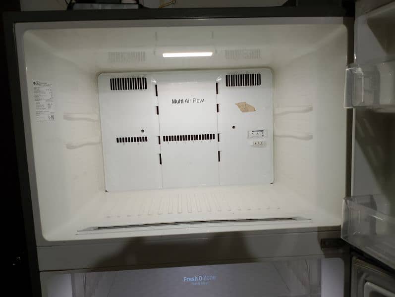 hello I'm selling my LG inverter refrigerator 4