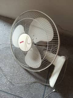 Royal Bracket Fan