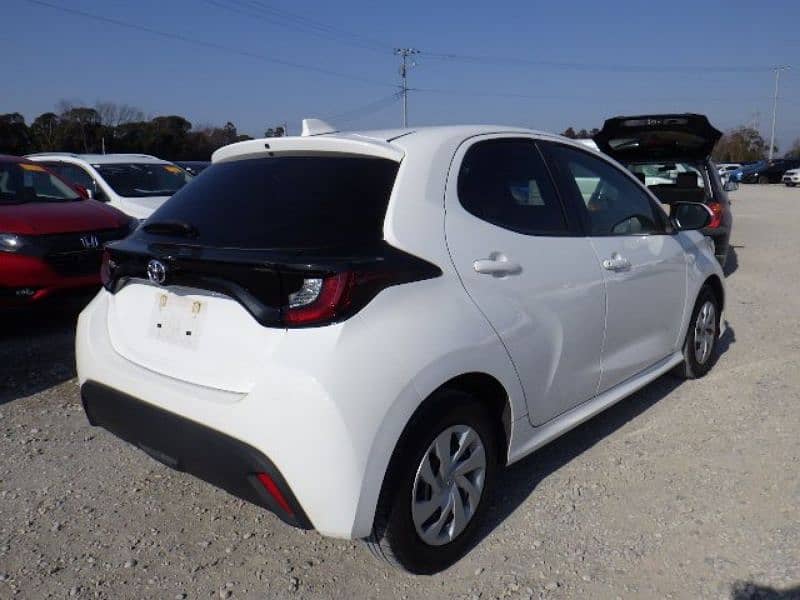 Toyota Yaris X Hatchback 2022 model import 2025 4 Grade auction sheet 9