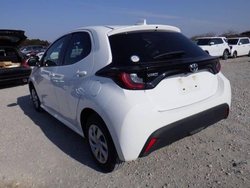 Toyota Yaris X Hatchback 2022 model import 2025 4 Grade auction sheet 10