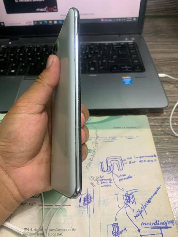 Redmi note 10. whit colour ,4+2gb ram /128 gb storage. 2