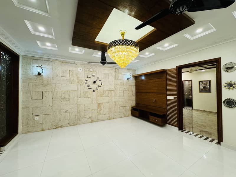 10 Marla Ultra Classic House For Sale Bahria Town Lahore 4