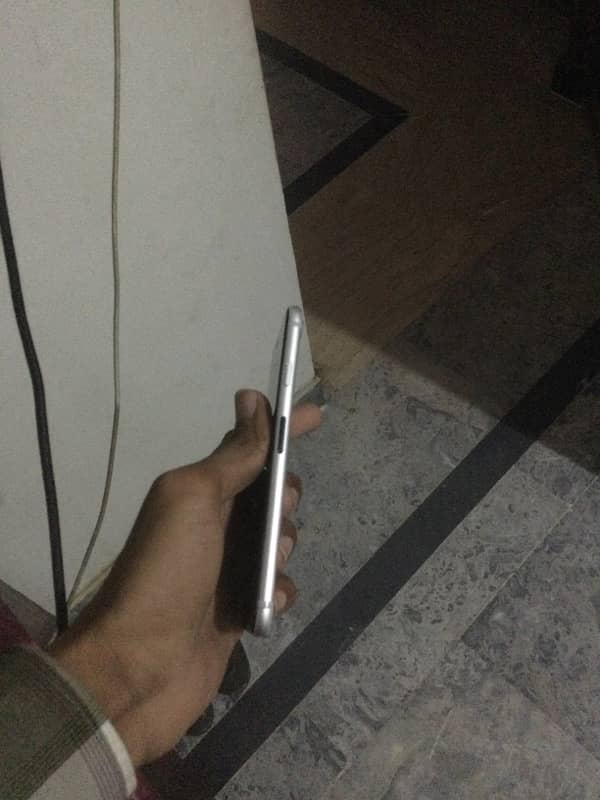 iphone 7 128 gb pta aprove but sim bypass all sim work life time 6