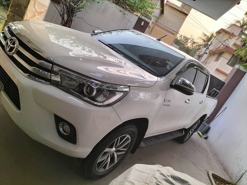 Toyota Hilux Revo 2019 Full option 3