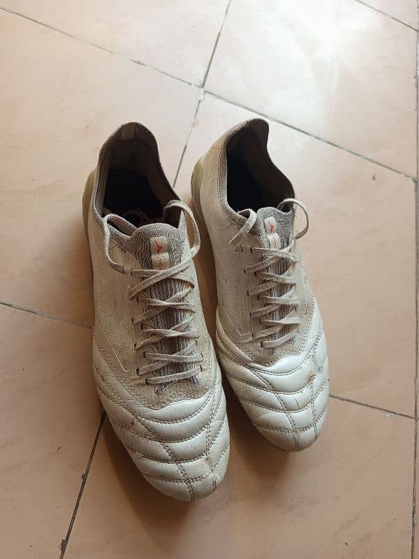 stud (football boots) new condition 4