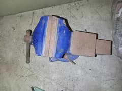 Bench vice 6"