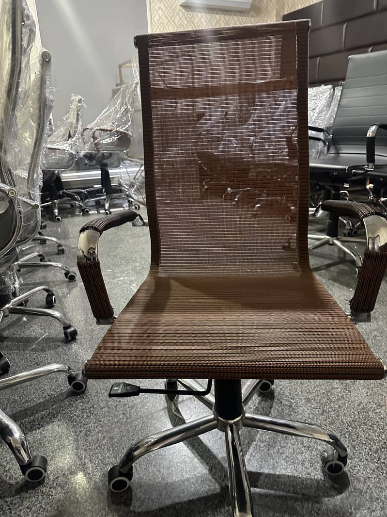 Conference/meeting room furniture premium quality. 3