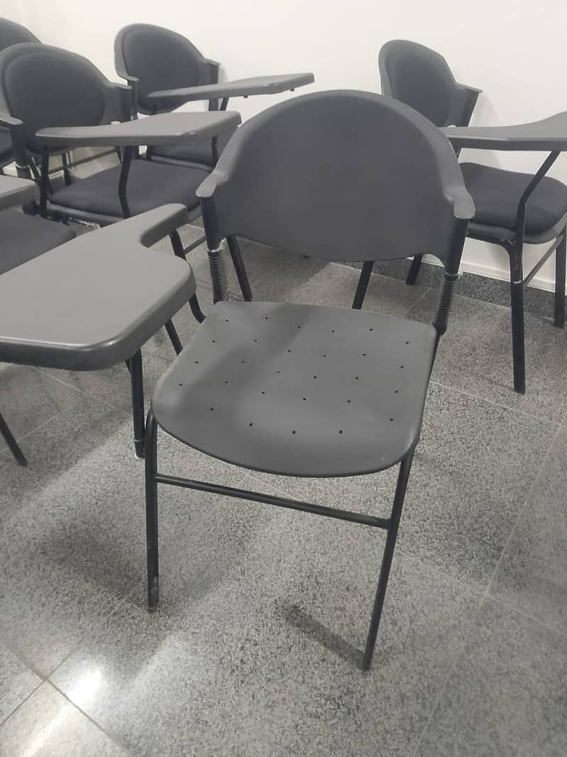 Conference/meeting room furniture premium quality. 8