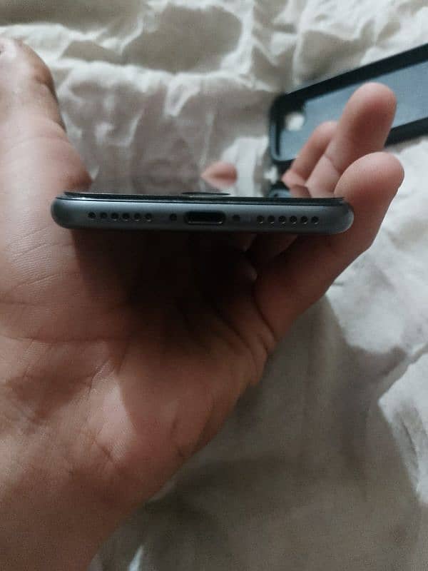 iphone 8 with good condition Non Pta . 3