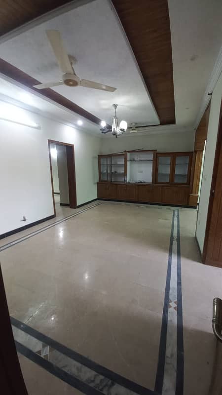 30 X 60 Upper Portion Available For Rent 7