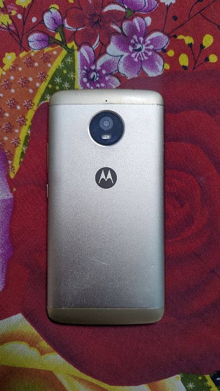 Moto E4 plus 0