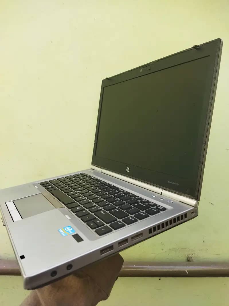 Hp Elite book 8470p 1