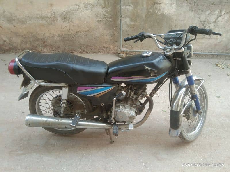 honda 125 2010 model Punjab Sialkot no for sale Whatsapp 03165776834 1