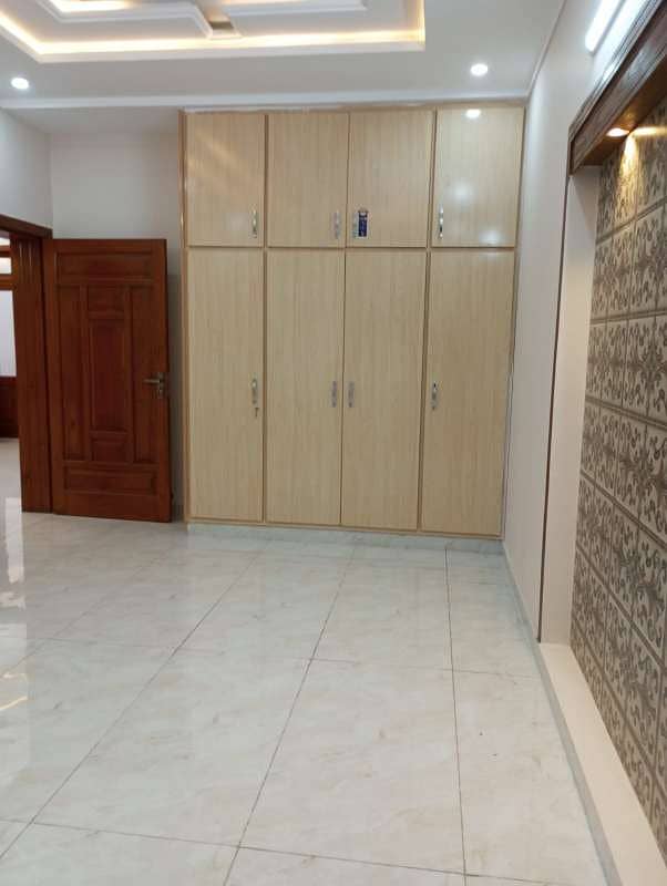 Size 30x60 Full House For Rent In G-13 2