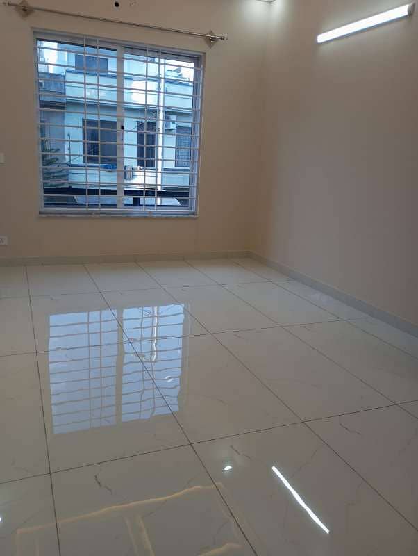 Size 30x60 Full House For Rent In G-13 6