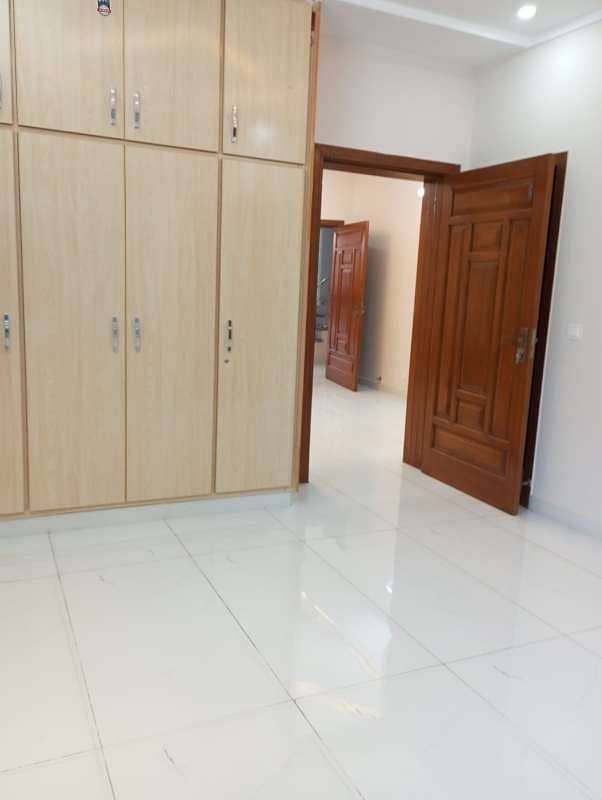 Size 30x60 Full House For Rent In G-13 19