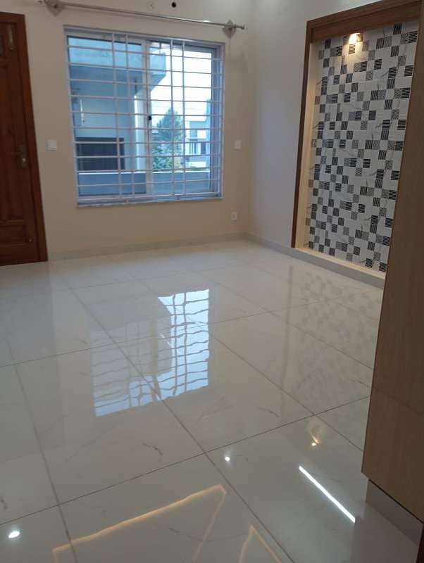 Size 30x60 Full House For Rent In G-13 20