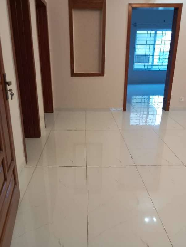 Size 30x60 Full House For Rent In G-13 29