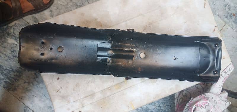 Honda 125 Bracket / Mudguard 2