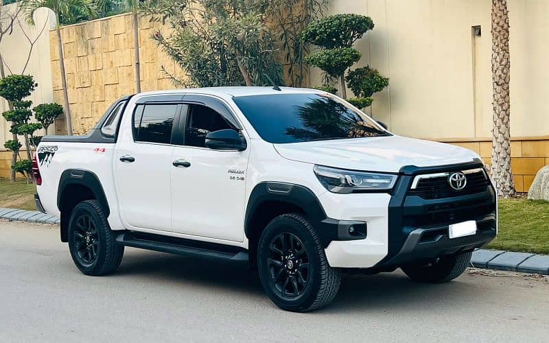 TOYOTA HILUX ROCCO MODEL REGISTERED 2023 INVOICE  2023 4